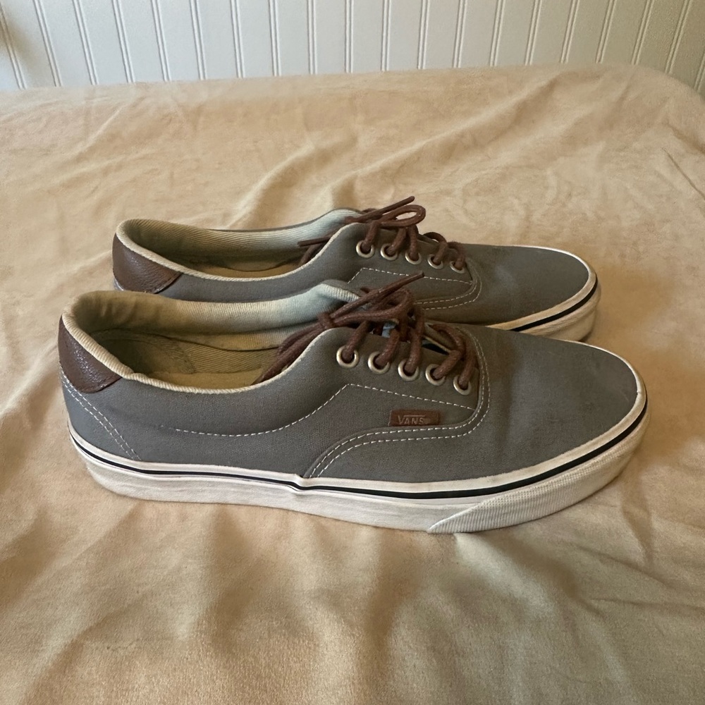 Vans - Picture 2 of 7